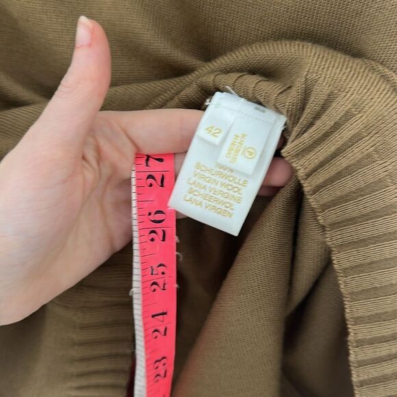 ESCADA Elevated Basic Neutral Wool Blouse - Picture 3 of 6